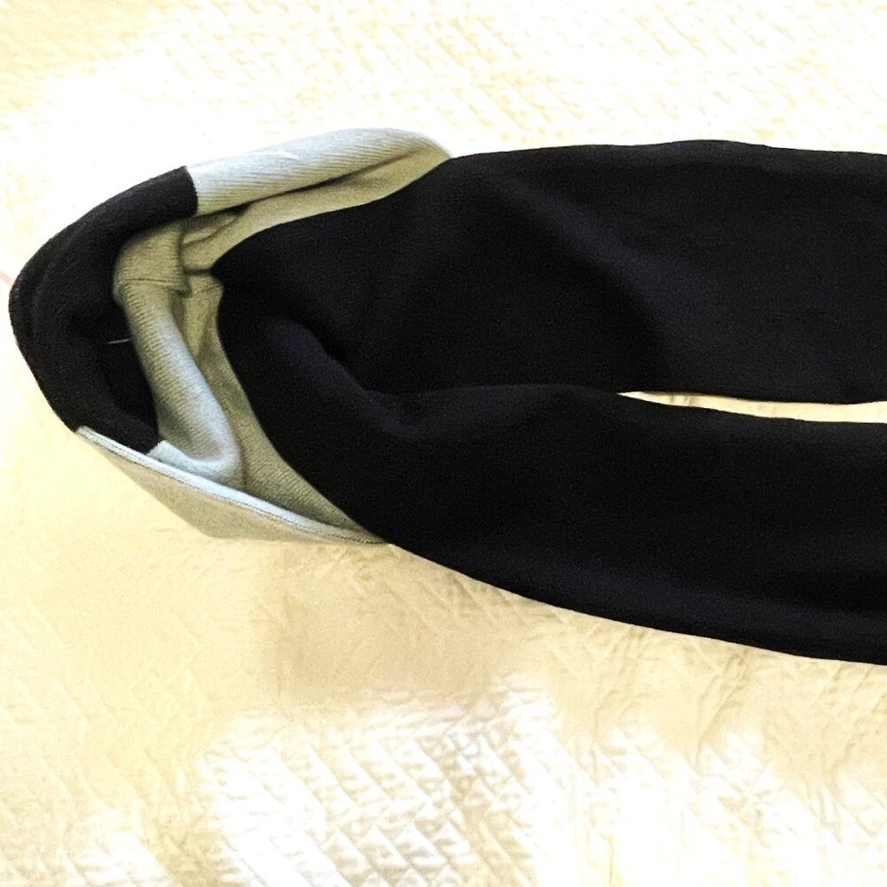 HOODED SCARF, Grey & Black San Antonio Design (NWOT)